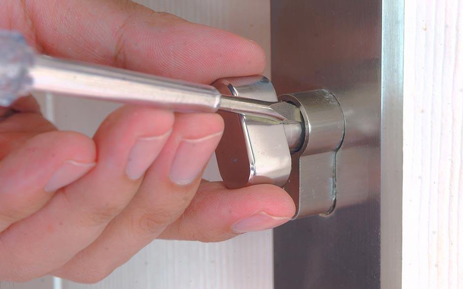 changer une serrure de porte Vanves